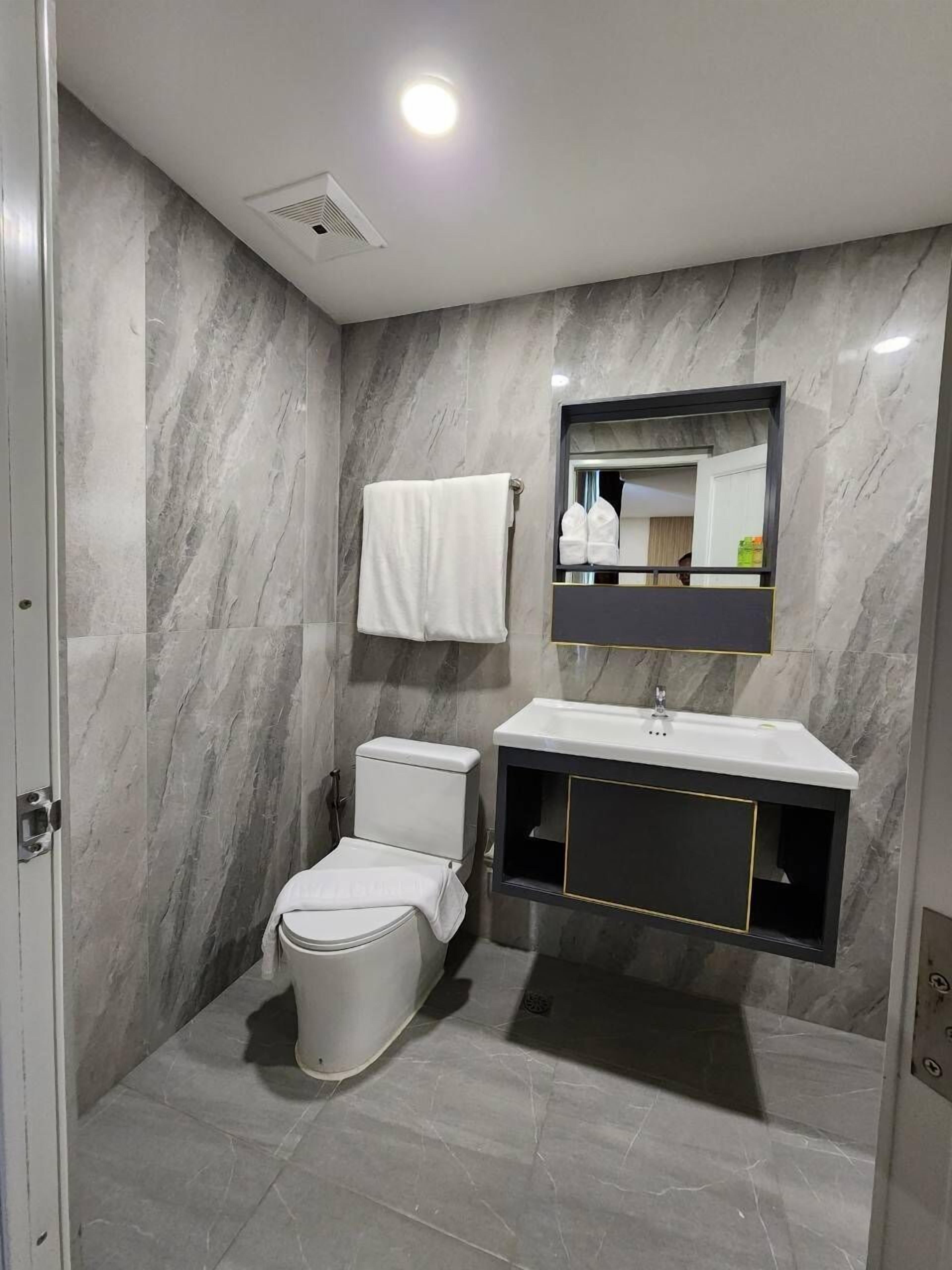 iCheck inn Darisa Patong