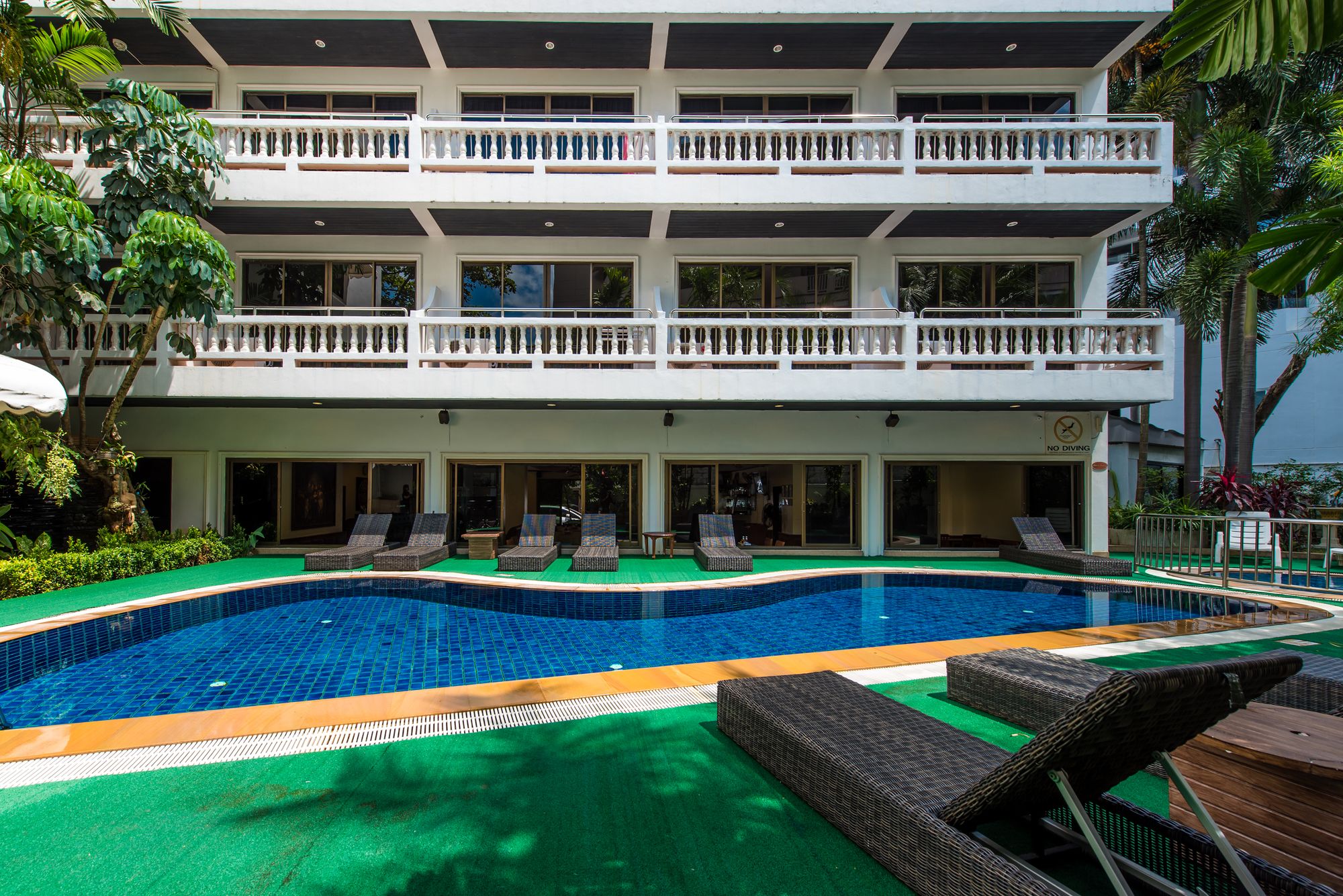 Happy Holiday Resort and Apartments Patong Beach
