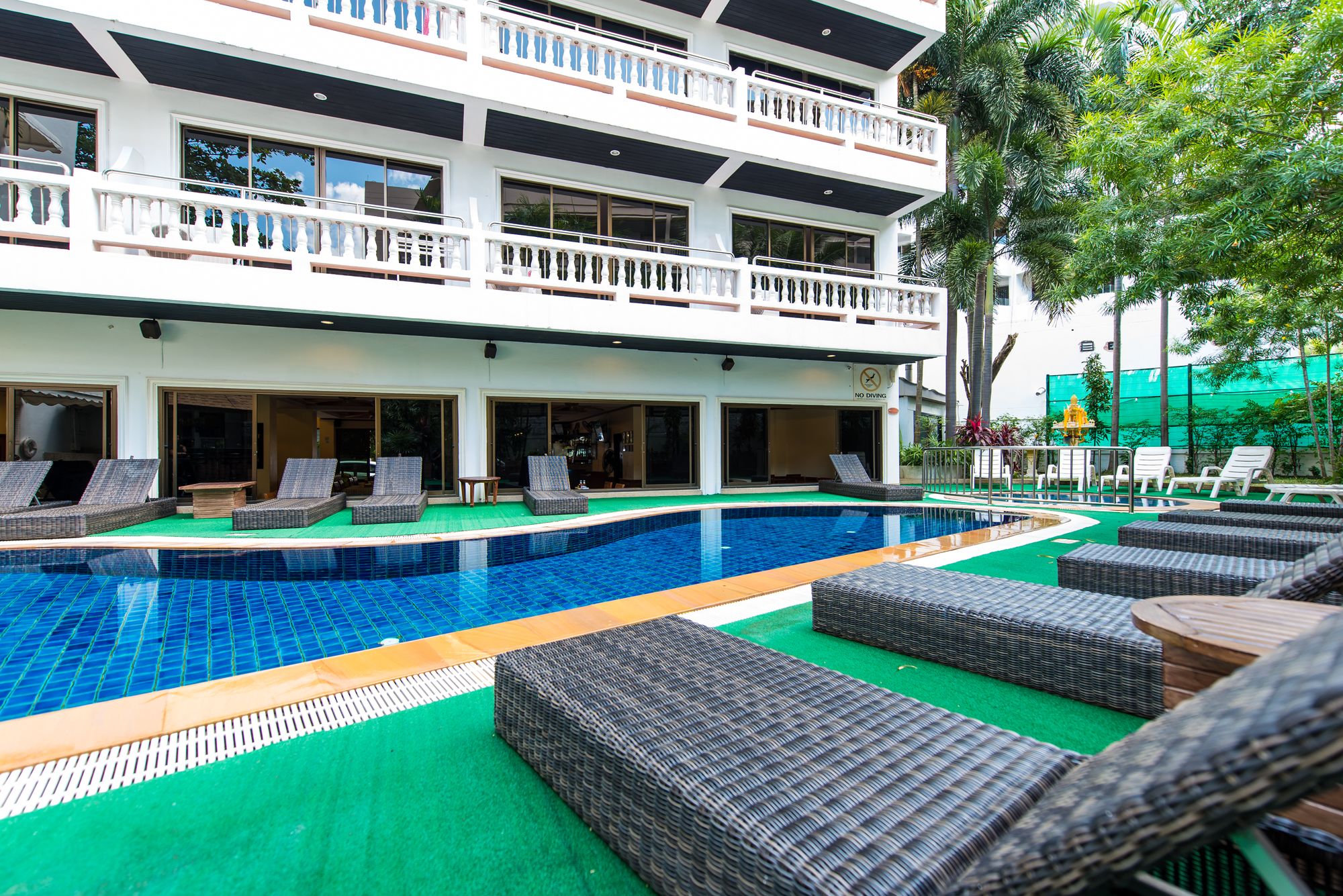 Happy Holiday Resort and Apartments Patong Beach