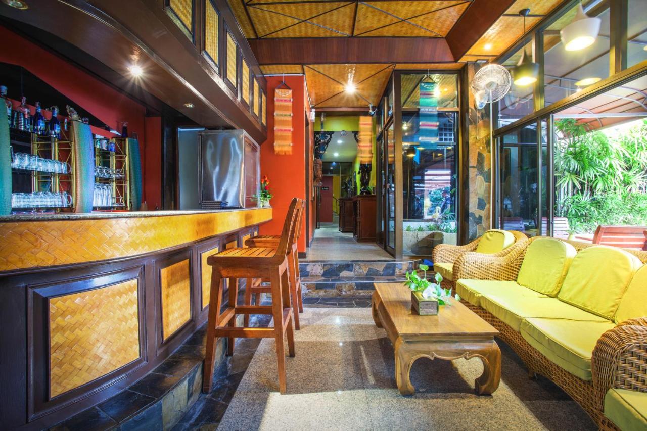 Kelly's Residency