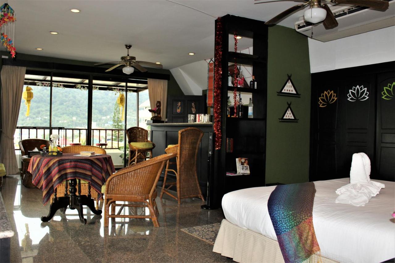 Kelly's Residency