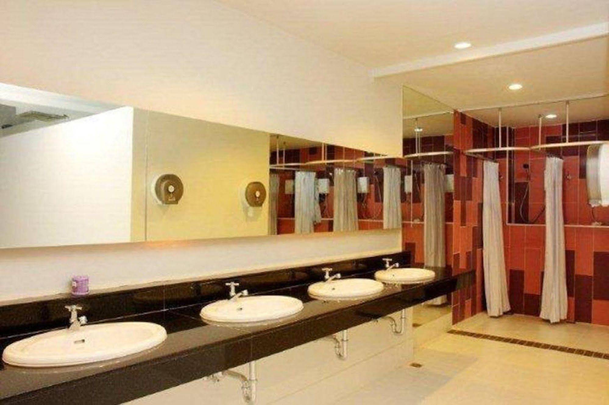Kool Backpacker Hostel
