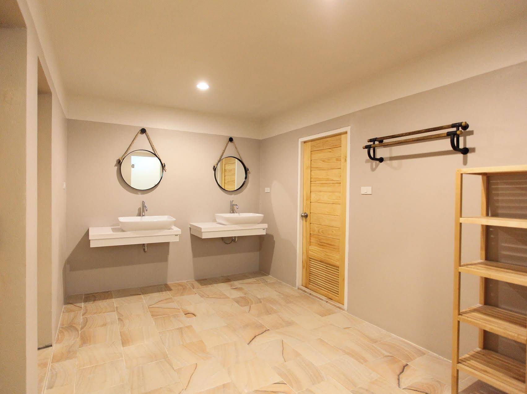 Lupta Hostel Patong