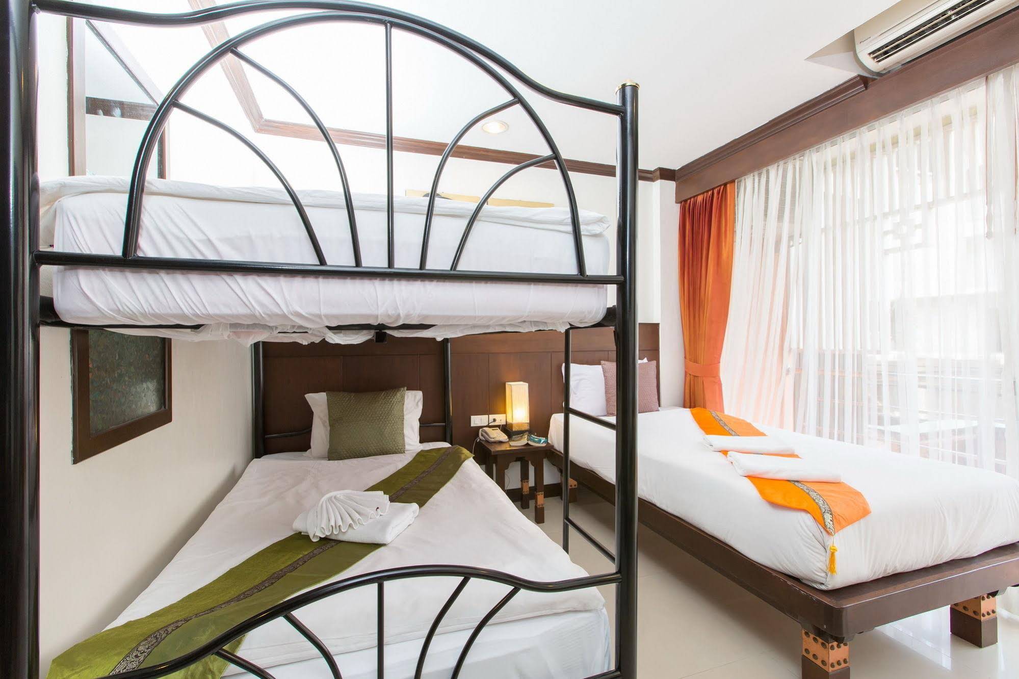 Marina Boutique Suites Guesthouse
