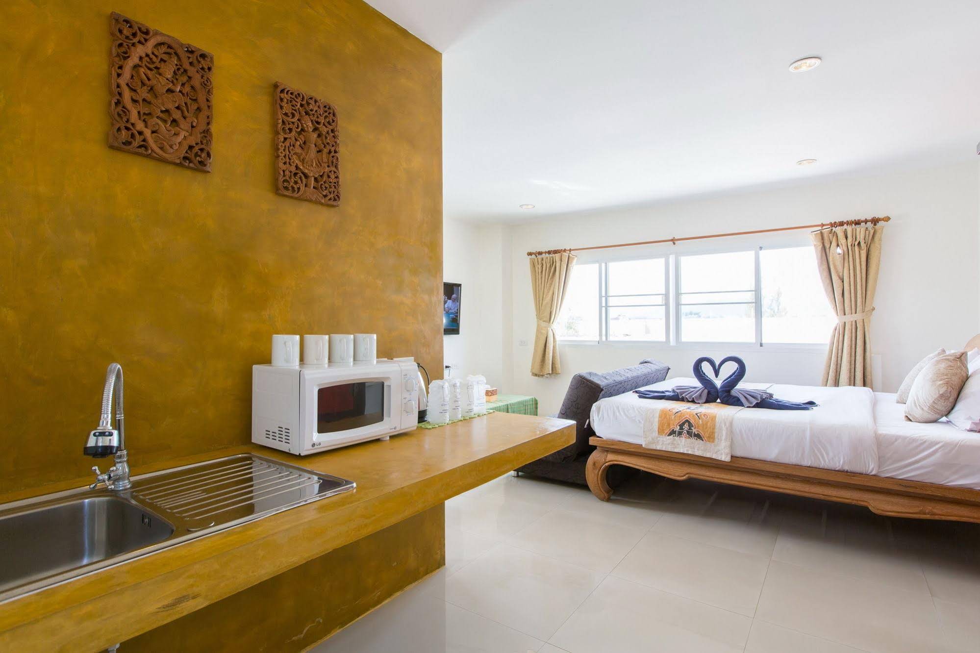 Marina Boutique Suites Guesthouse