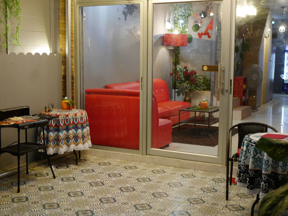 Menulis Coolly House Patong