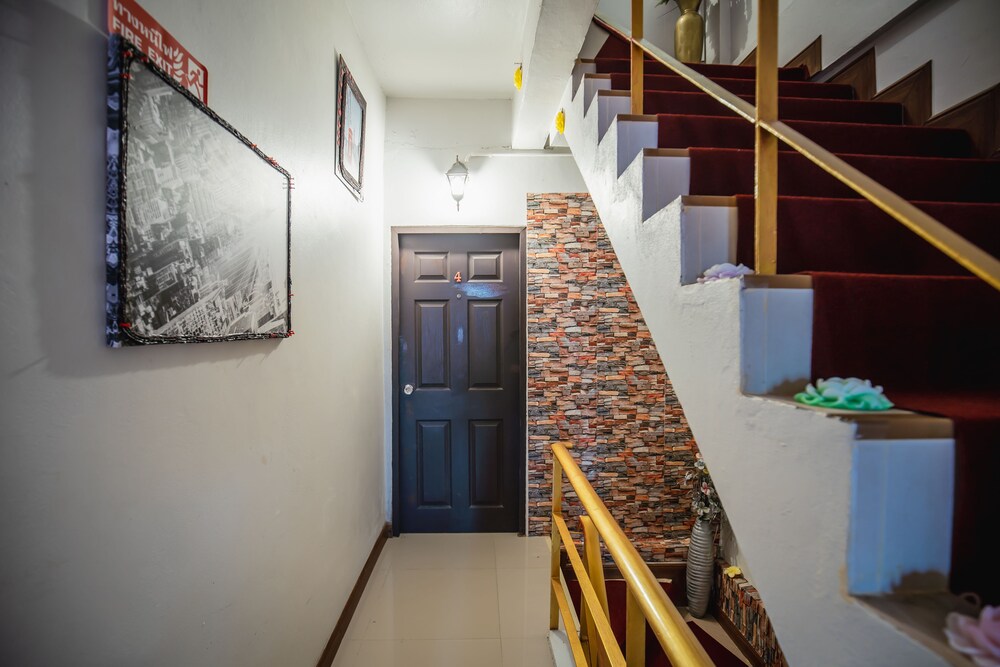 Menulis Coolly House Patong