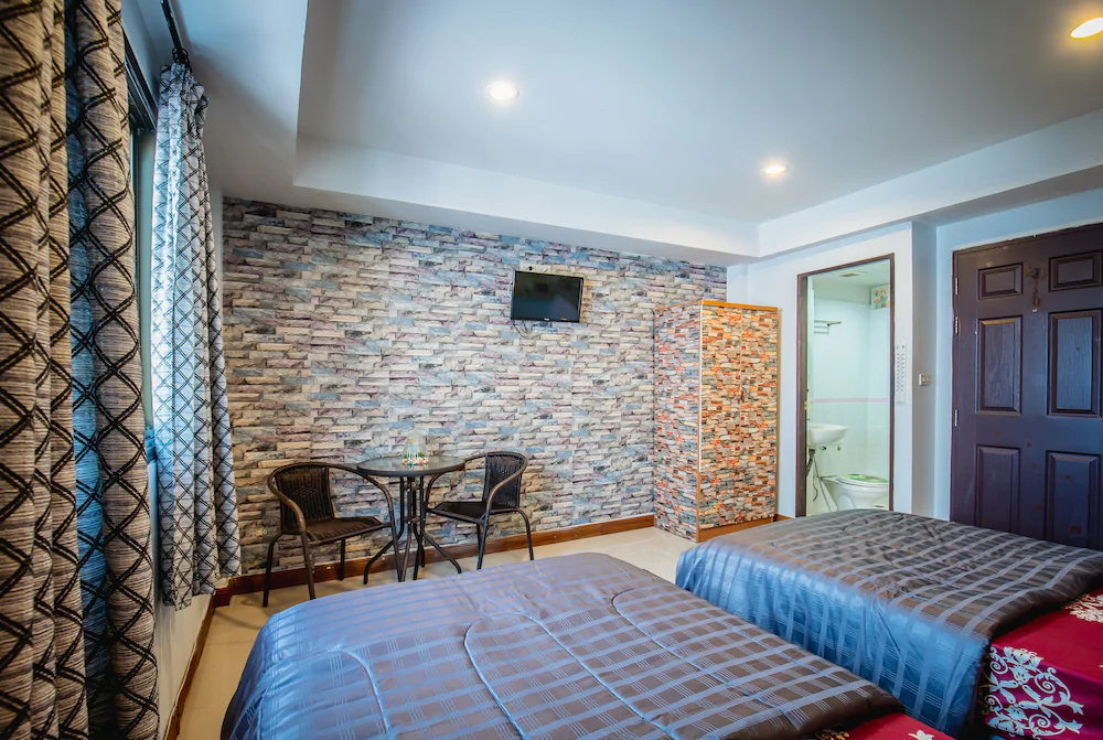 Menulis Coolly House Patong