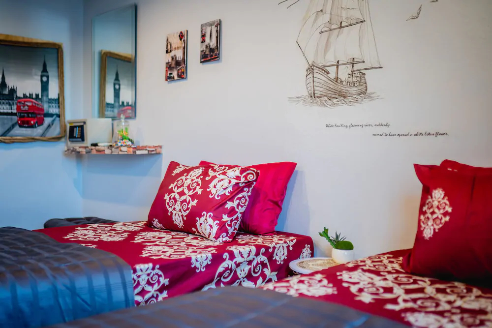 Menulis Coolly House Patong