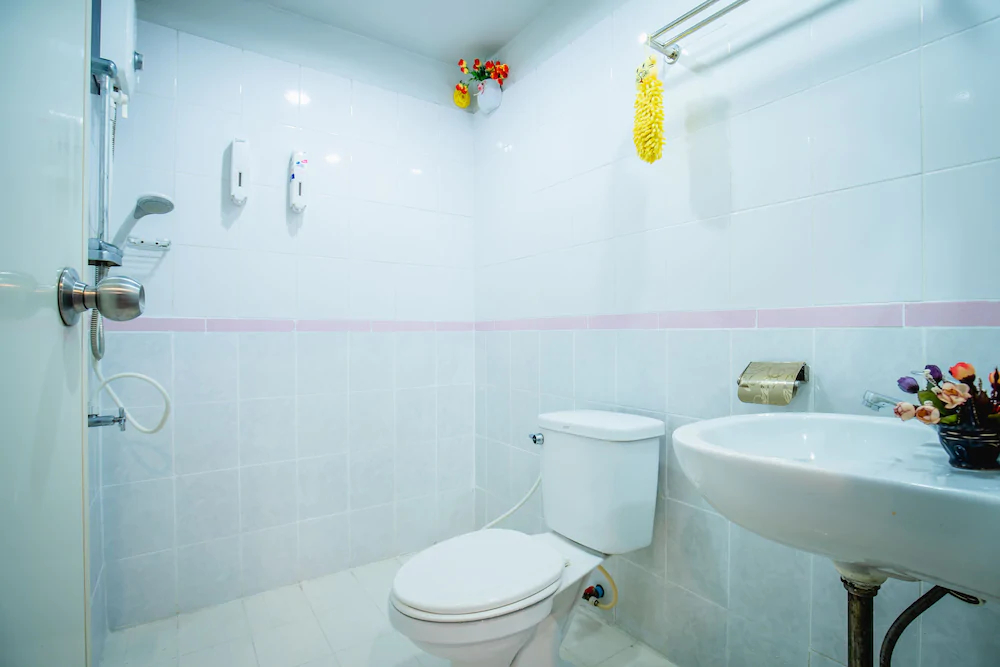 Menulis Coolly House Patong
