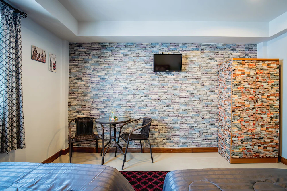 Menulis Coolly House Patong