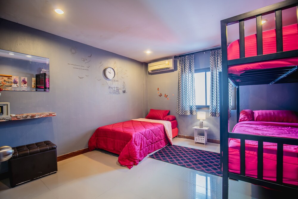 Menulis Coolly House Patong