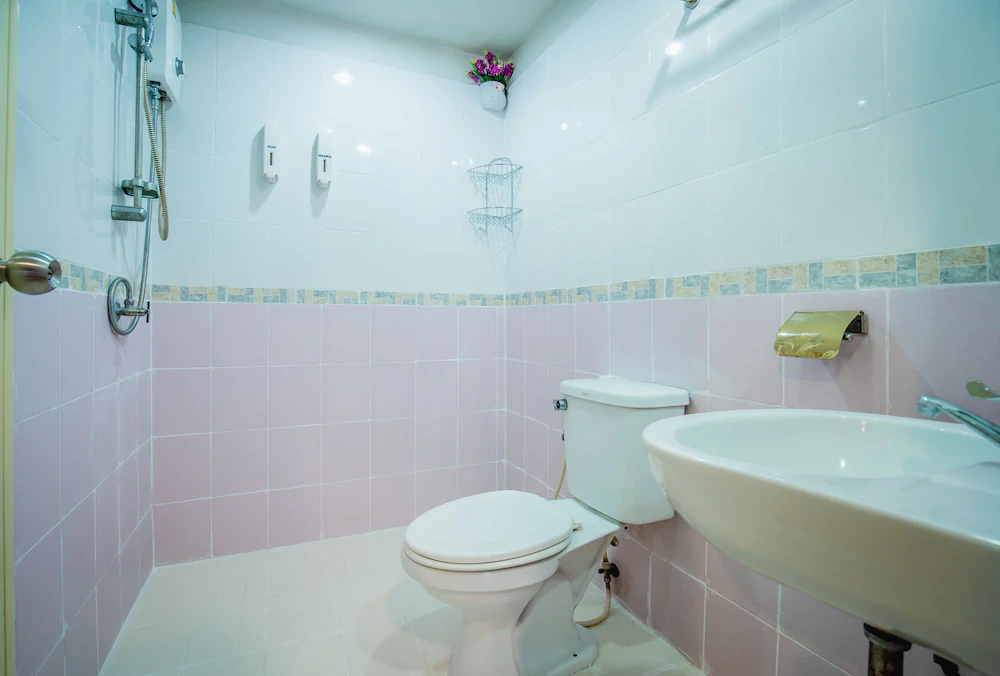 Menulis Coolly House Patong