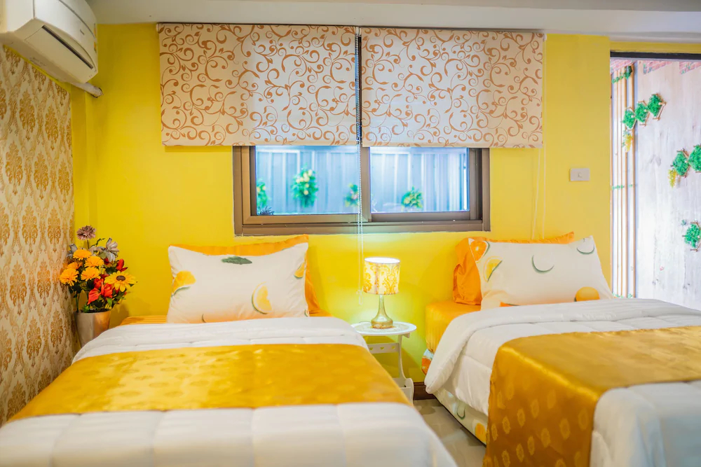 Menulis Coolly House Patong