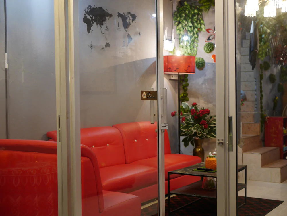Menulis Coolly House Patong