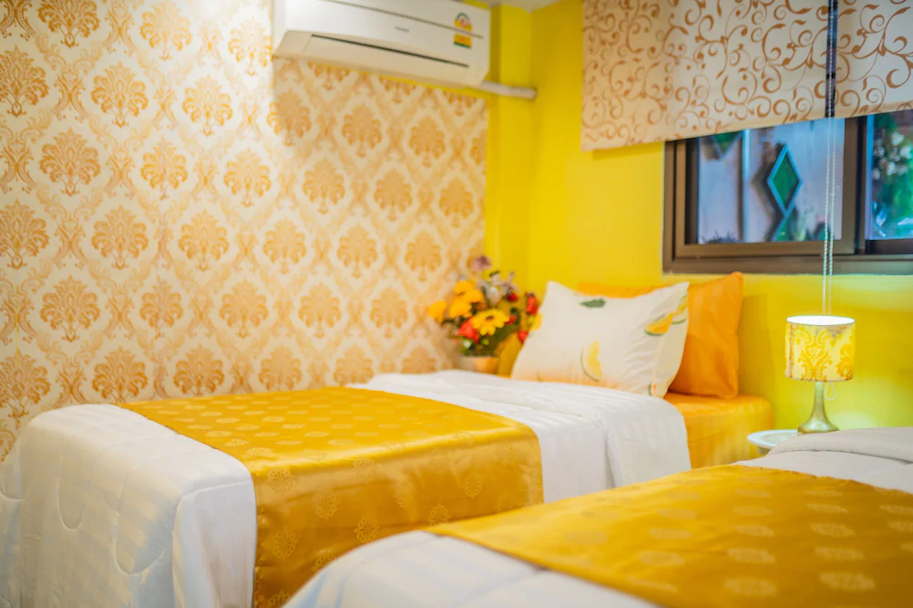 Menulis Coolly House Patong