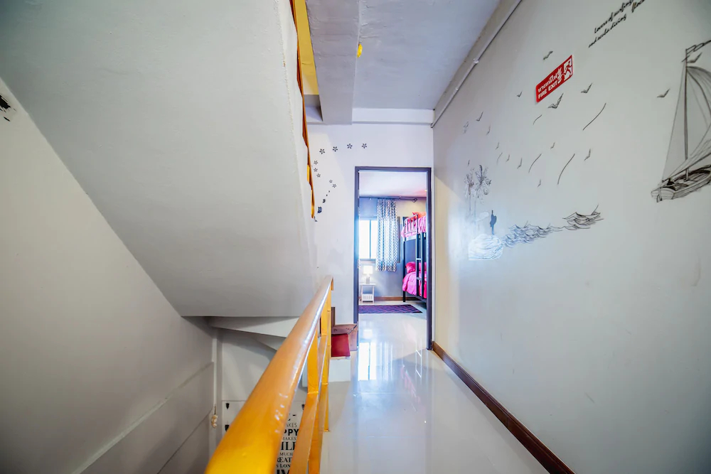 Menulis Coolly House Patong