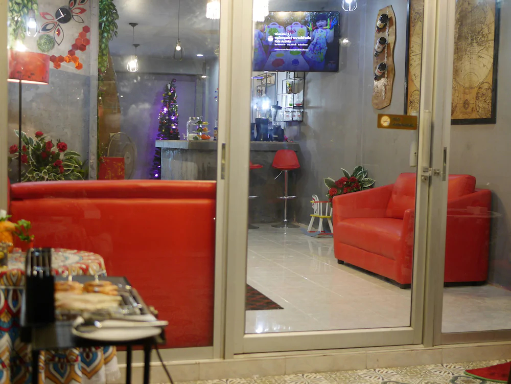 Menulis Coolly House Patong