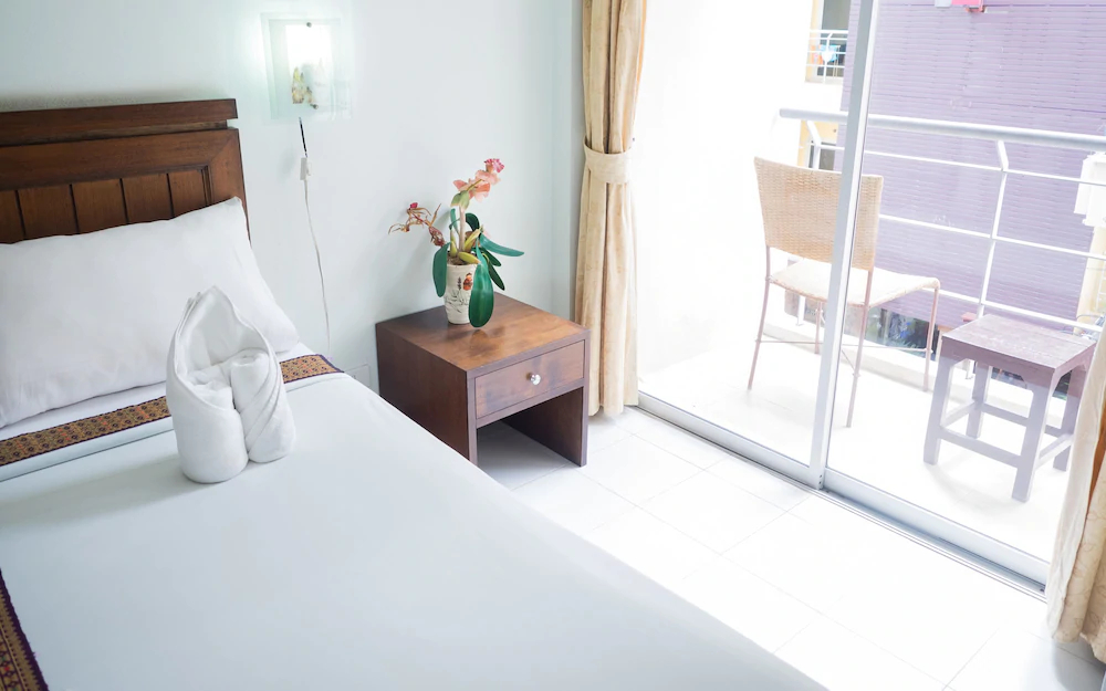 Moon Inn Guesthouse Patong