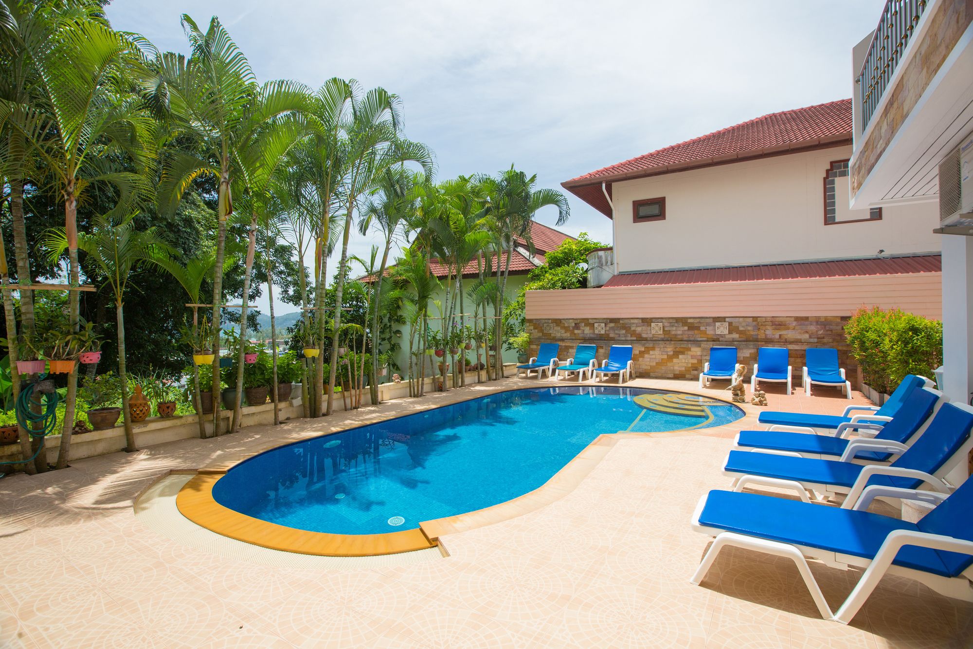 SR Sea View Apartments