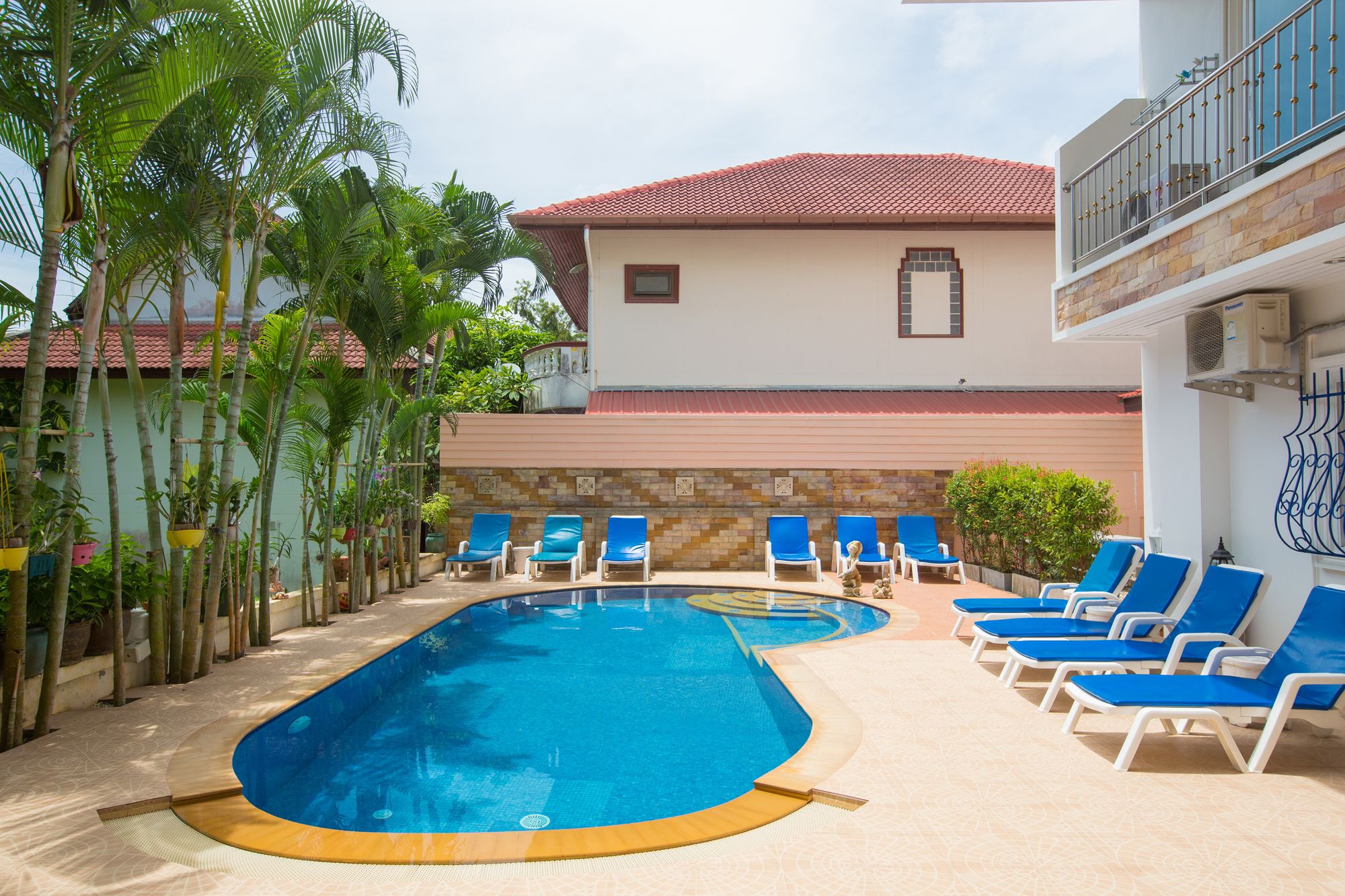 SR Sea View Apartments