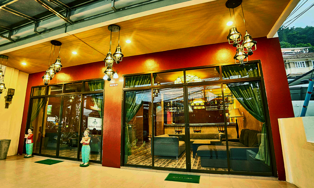 Ol'Masta Hotel & Lounge