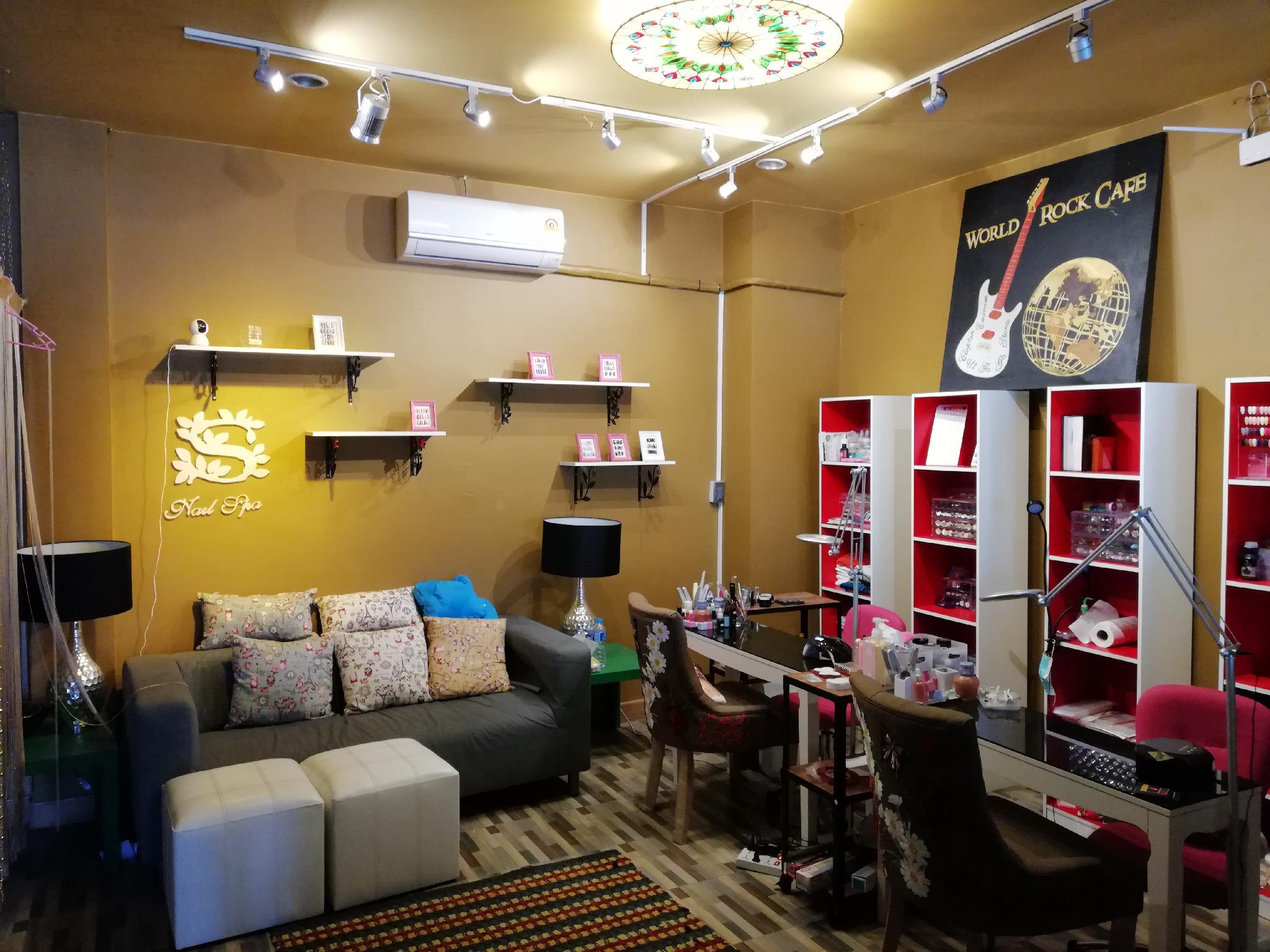 Ol'Masta Hotel & Lounge