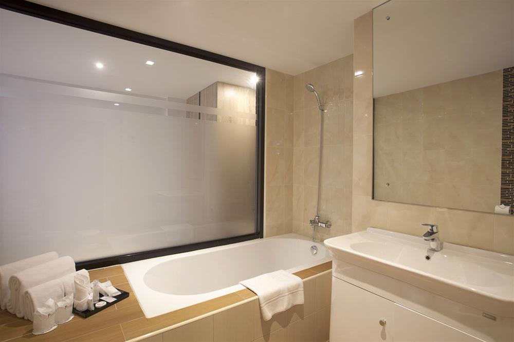 Paripas Patong Resort