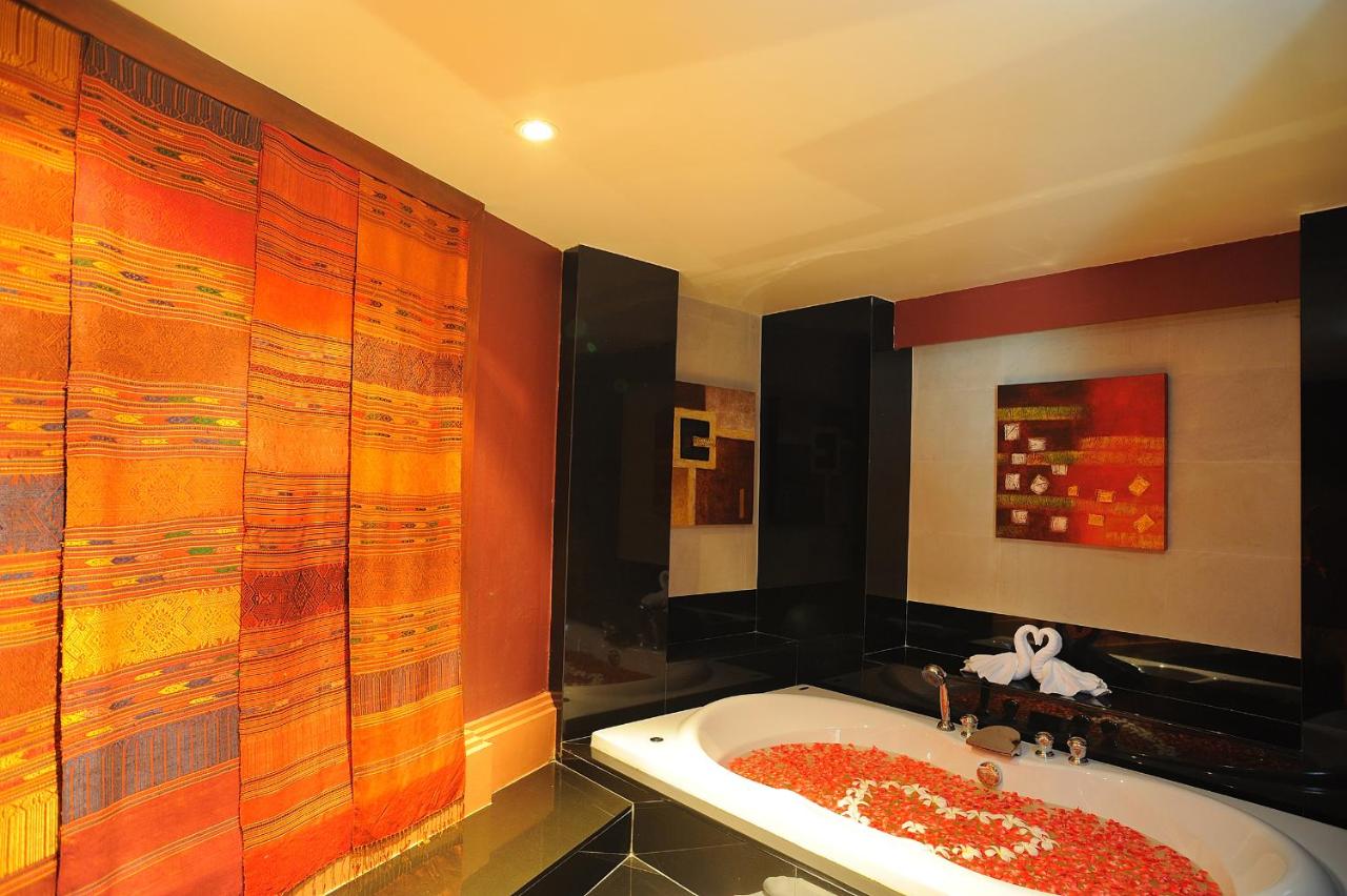 Courtyard by Marriott Phuket Patong Beach Resort