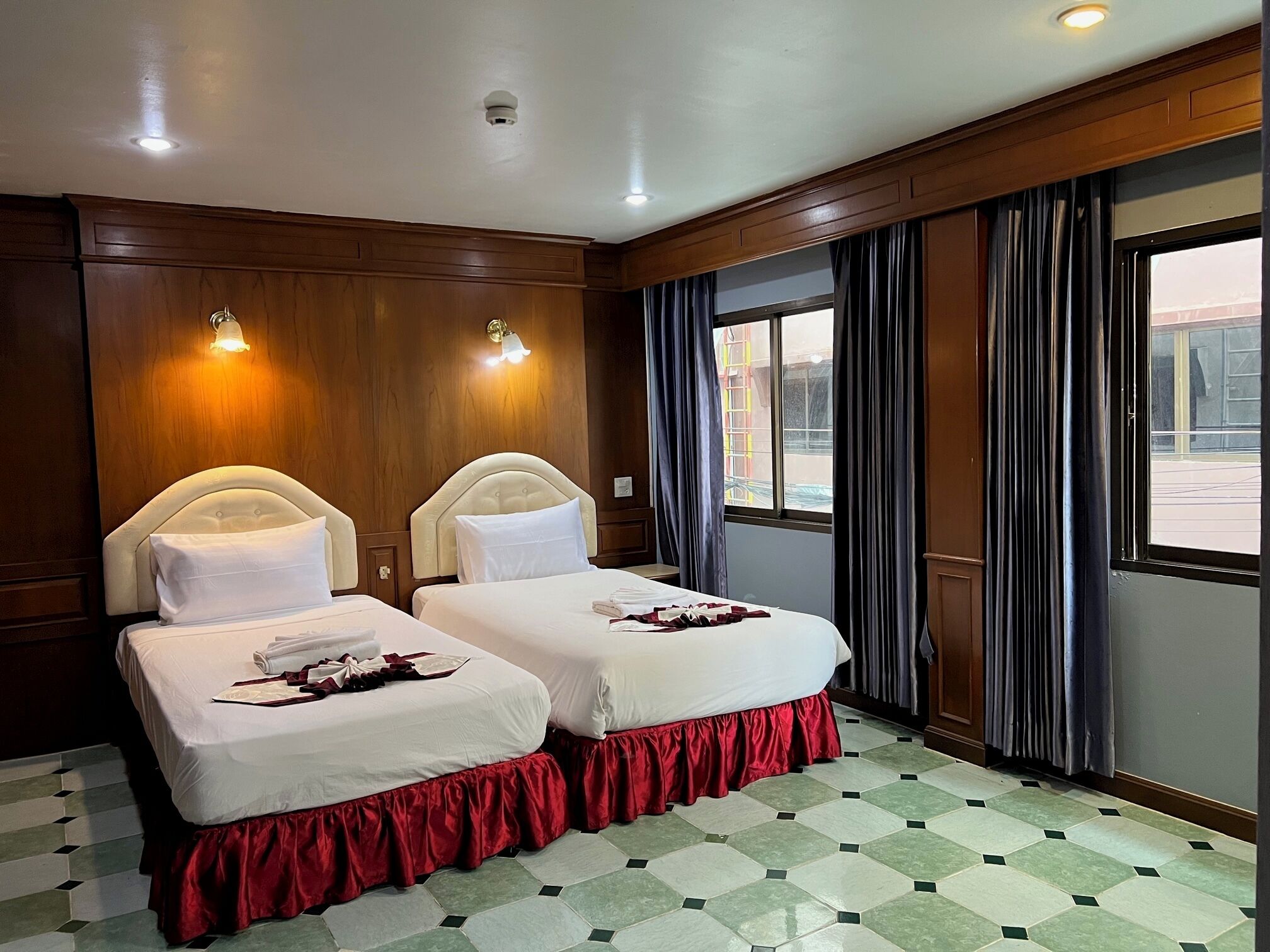 Patong Social Hotel & Restaurant