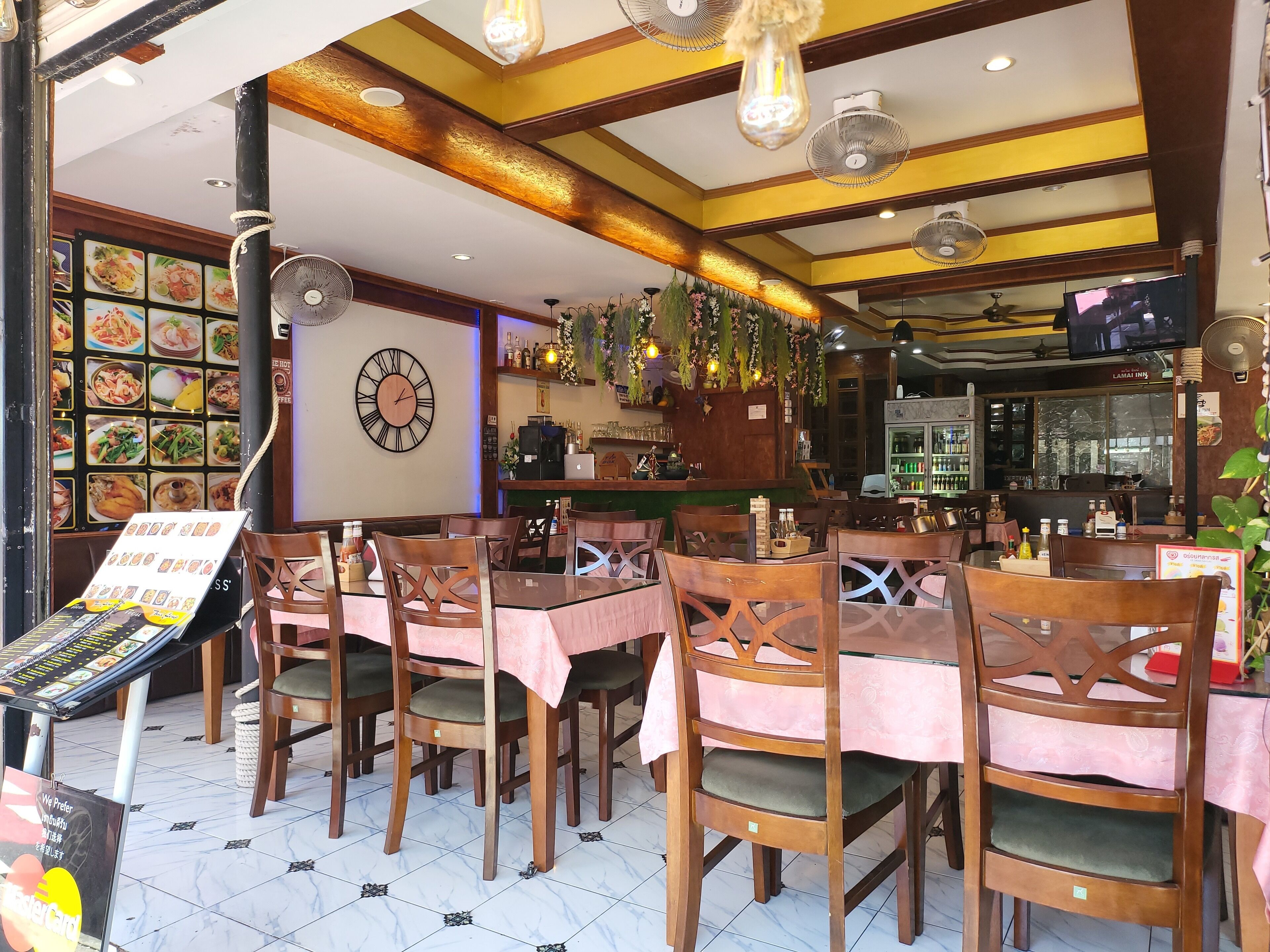 Patong Social Hotel & Restaurant