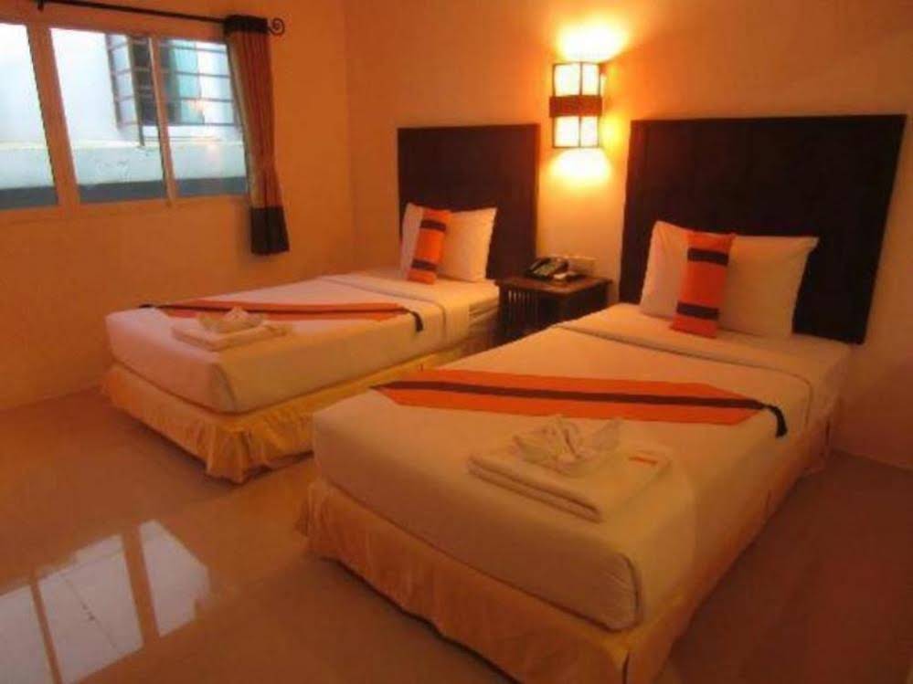 OYO 126 Patong Station House