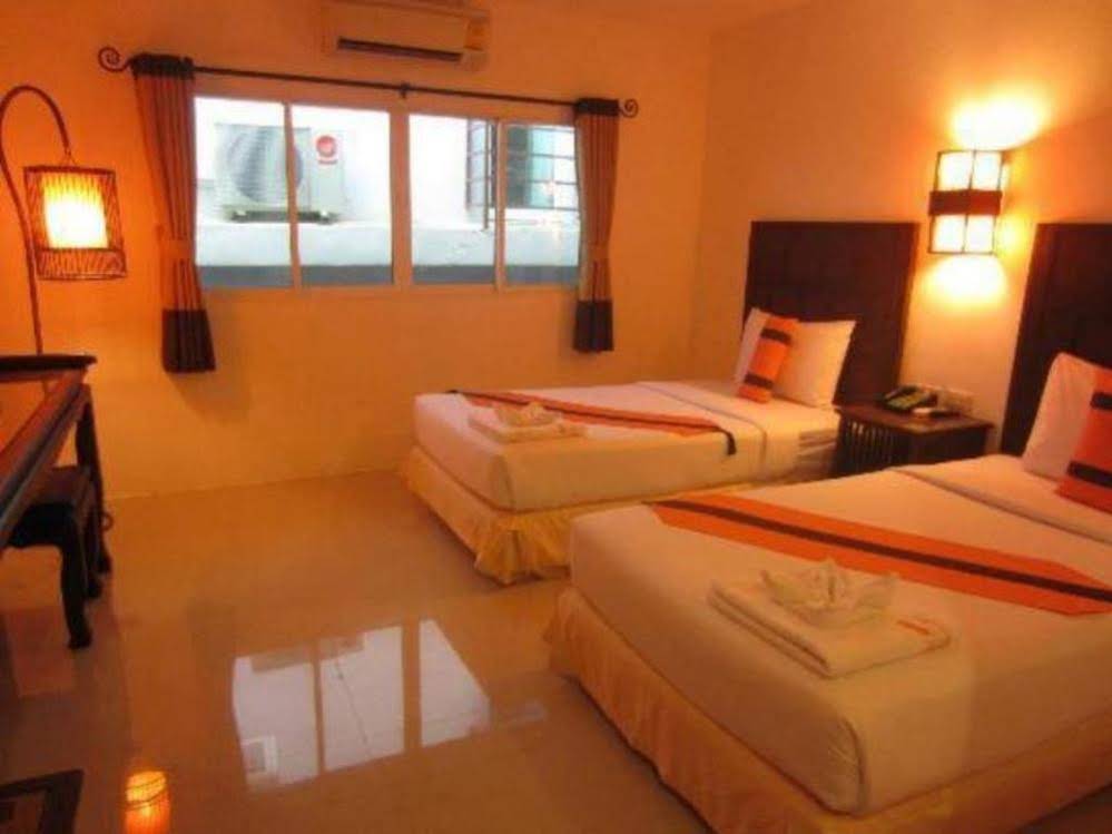 OYO 126 Patong Station House