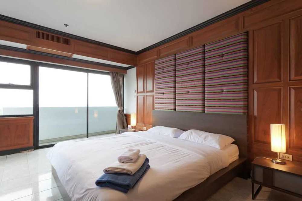 Patong Tower By United 21