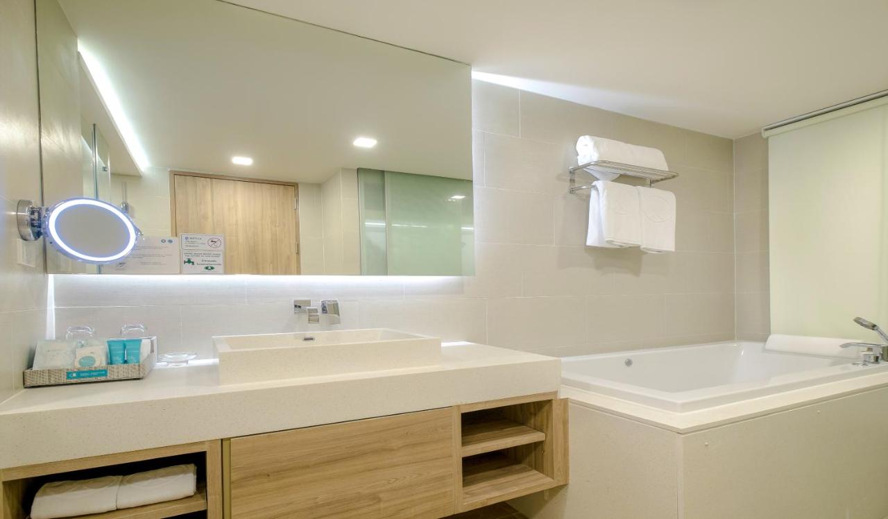 Phuket Graceland Resort & Spa
