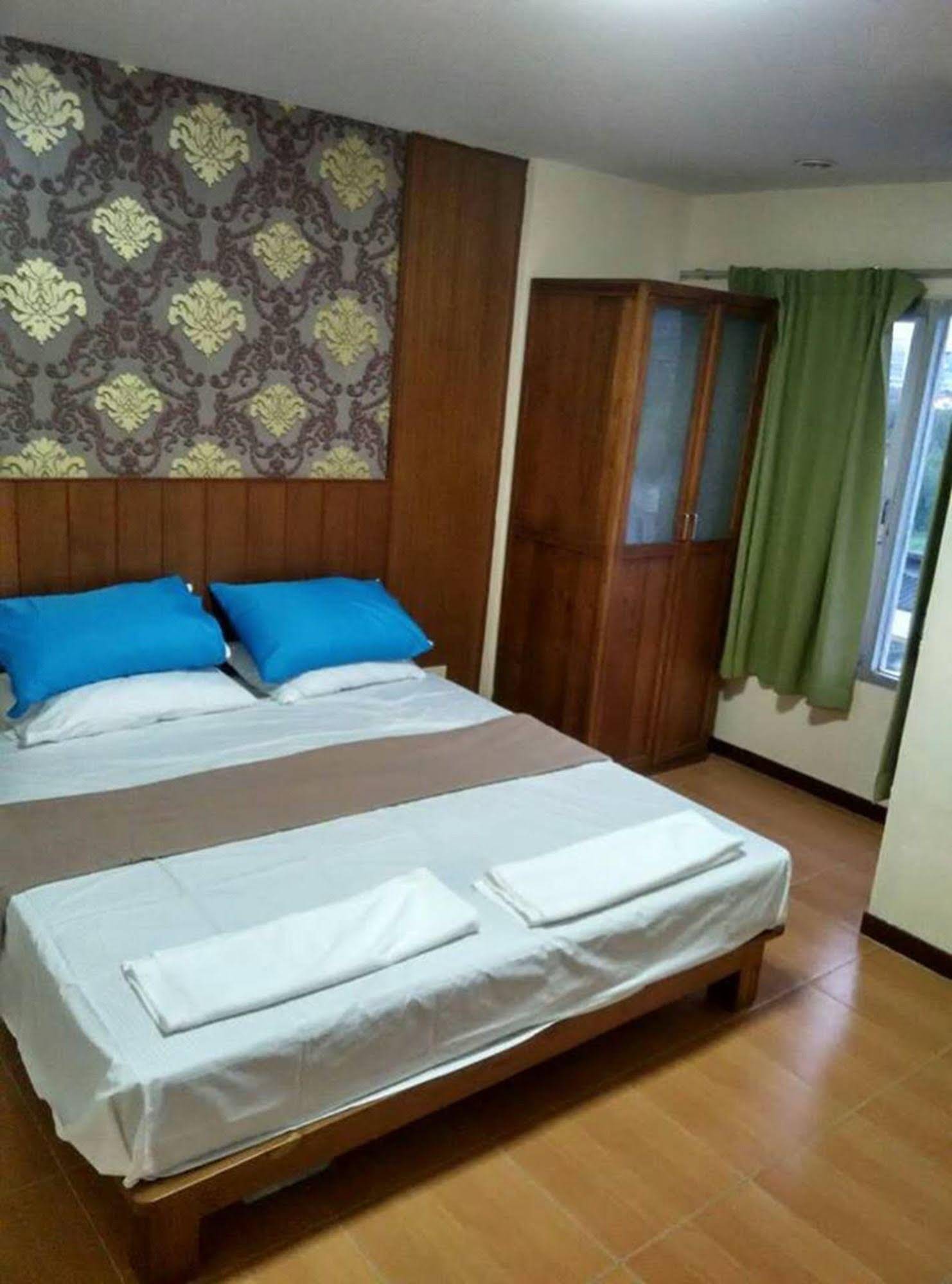 Phuket IYH Hostel