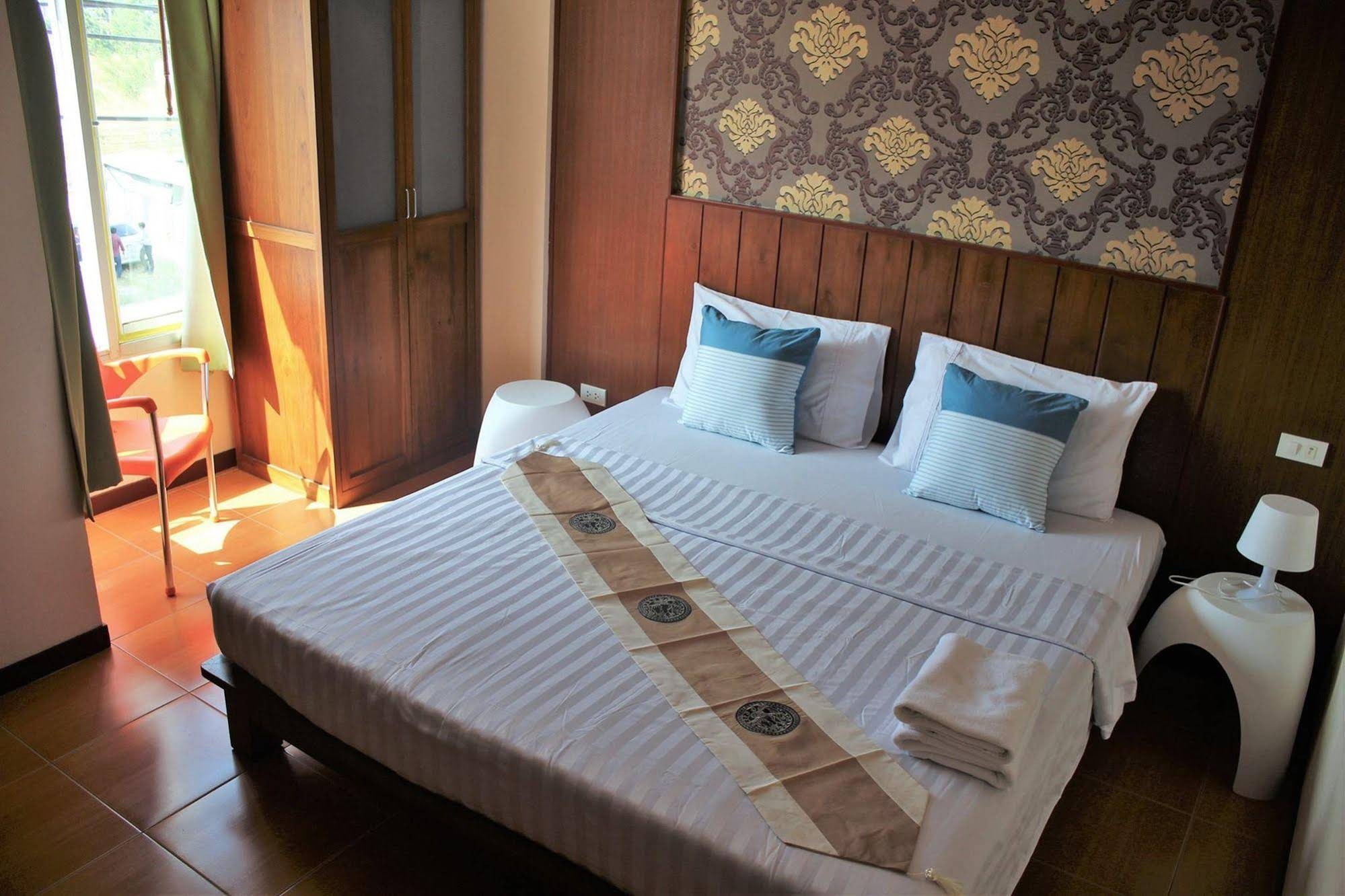 Phuket IYH Hostel