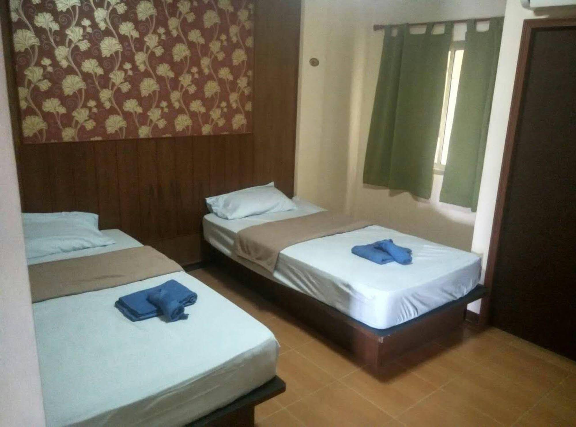 Phuket IYH Hostel