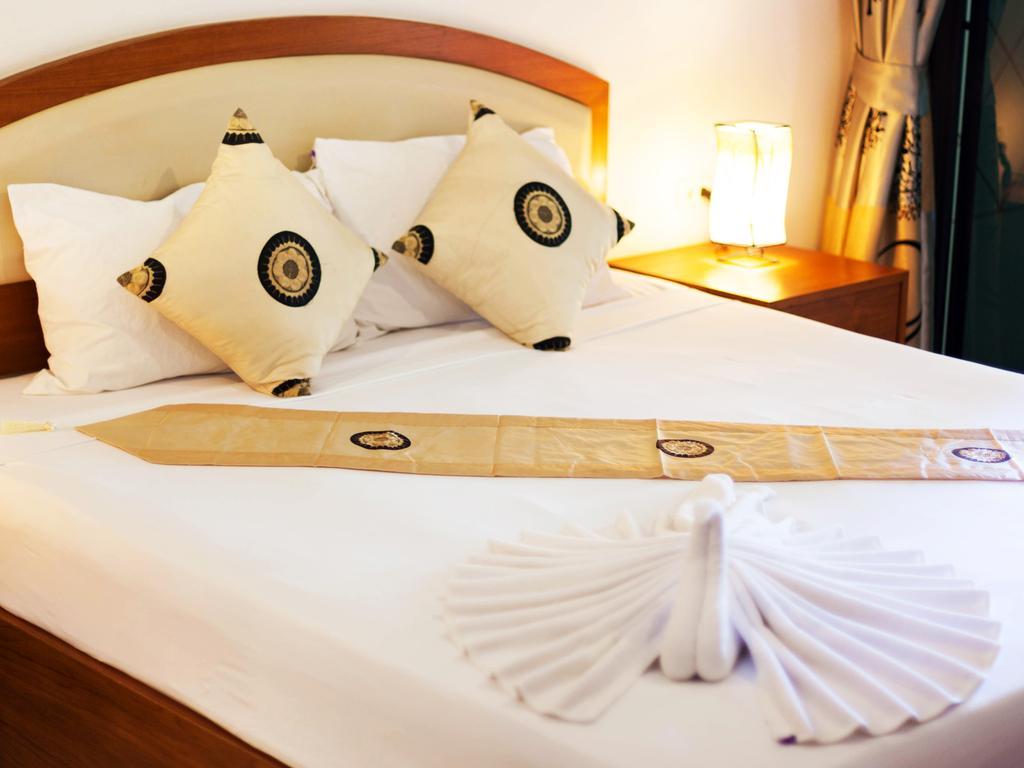 Phuket Resort Sai Rougn Residence