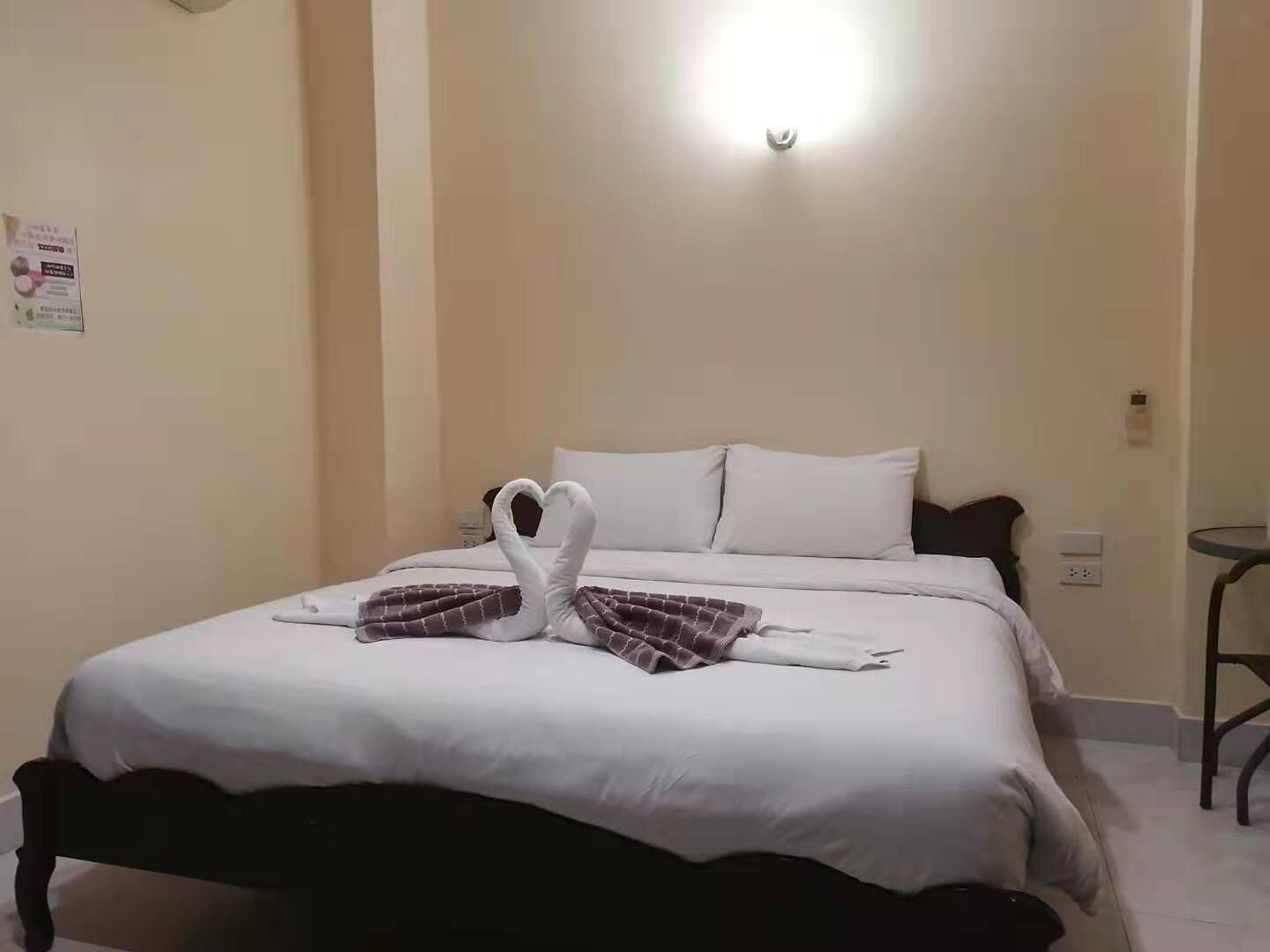 Qhkl Hotel