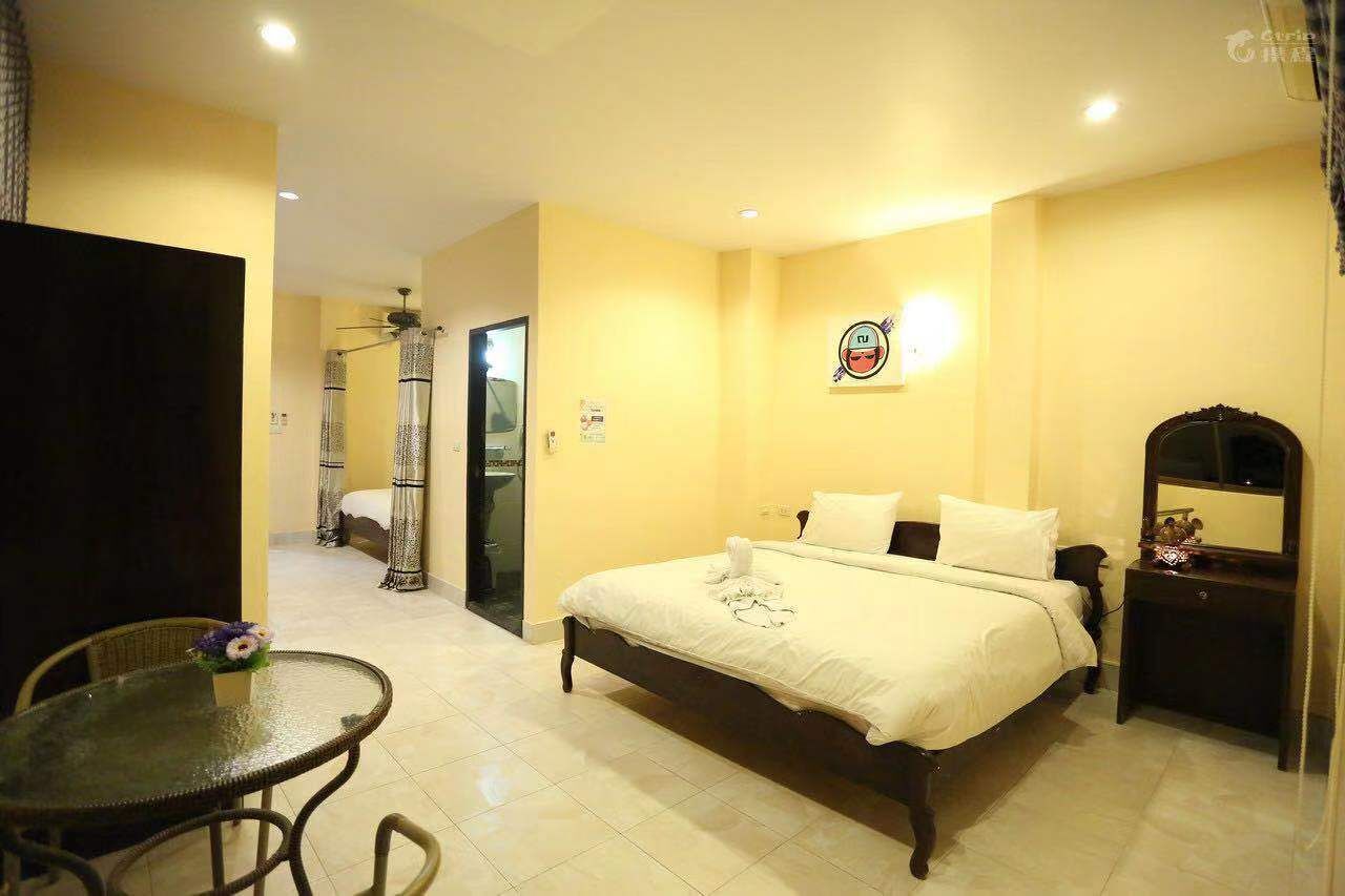 Qhkl Hotel