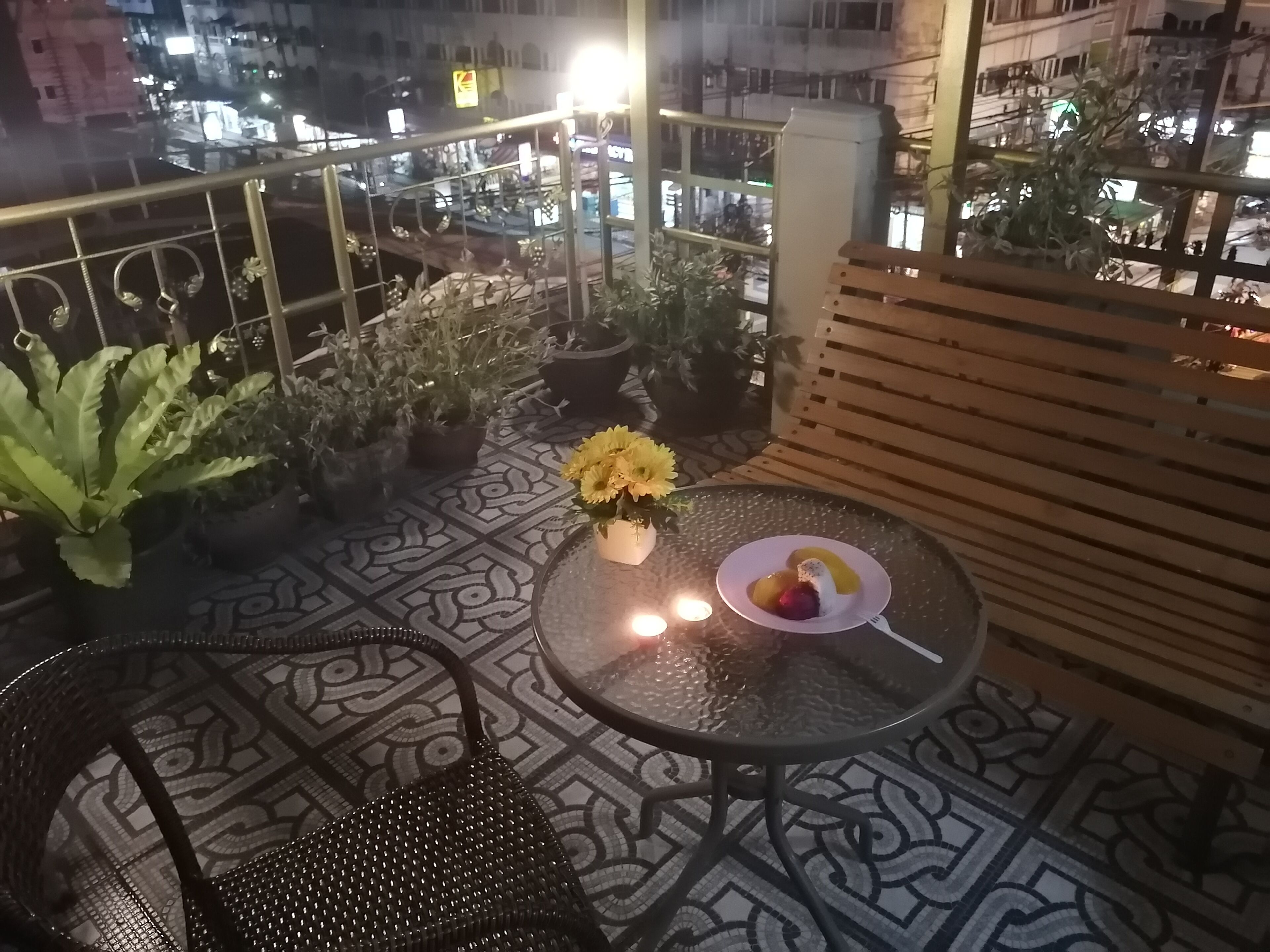 Qhkl Hotel