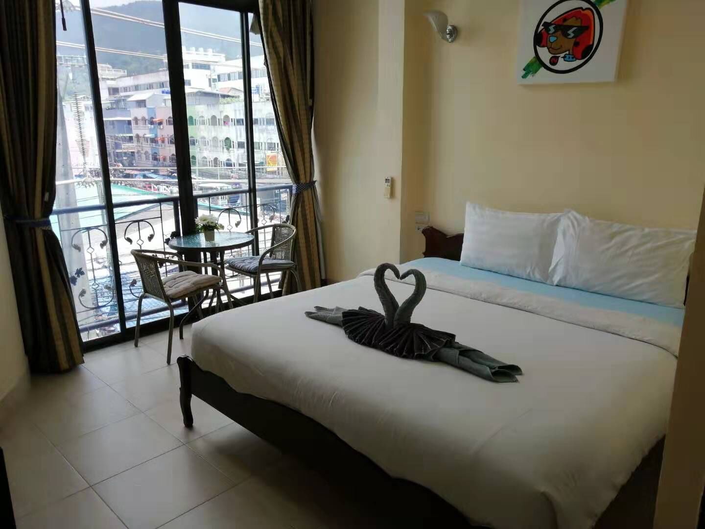 Qhkl Hotel