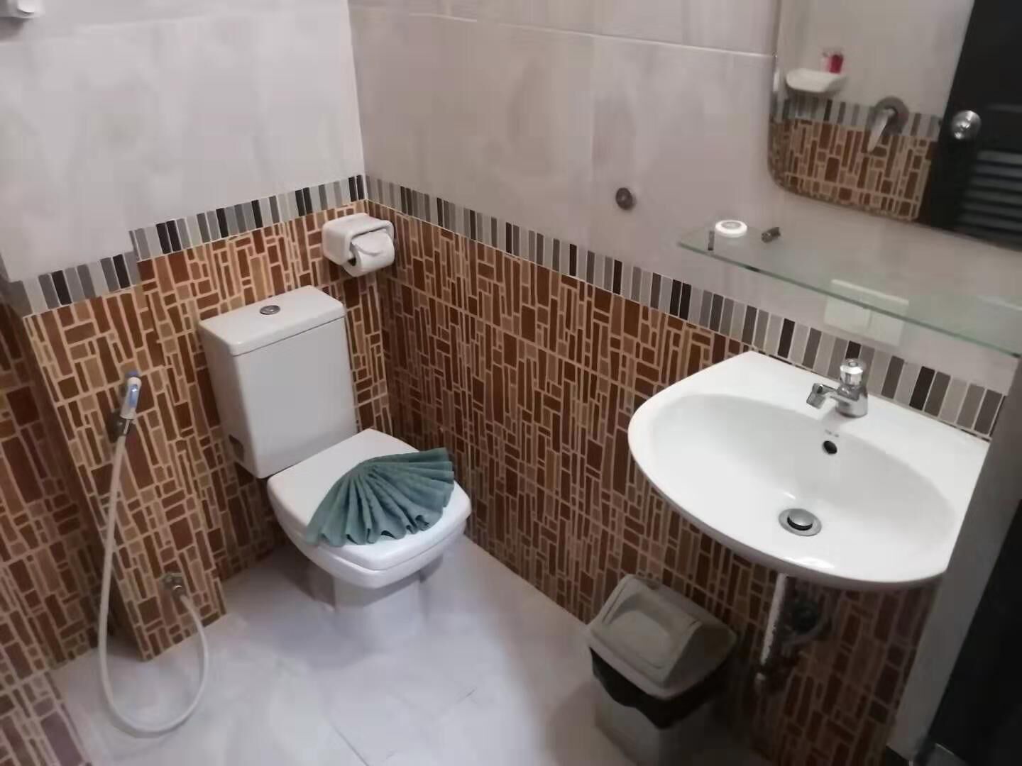 Qhkl Hotel