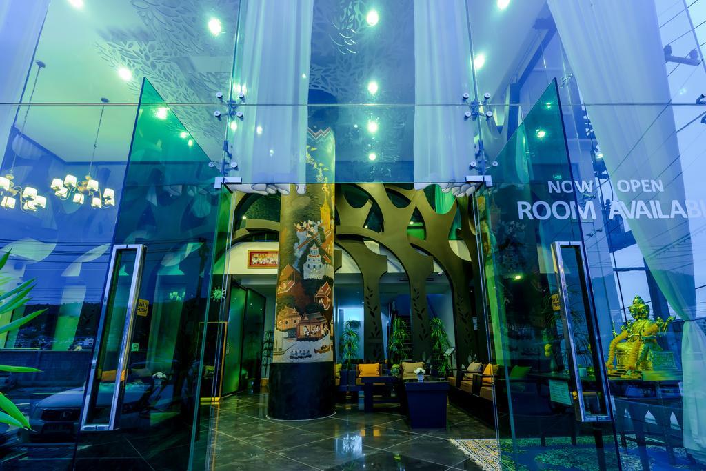 Raha Grand Hotel
