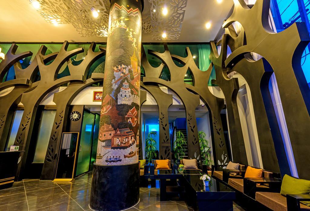 Raha Grand Hotel