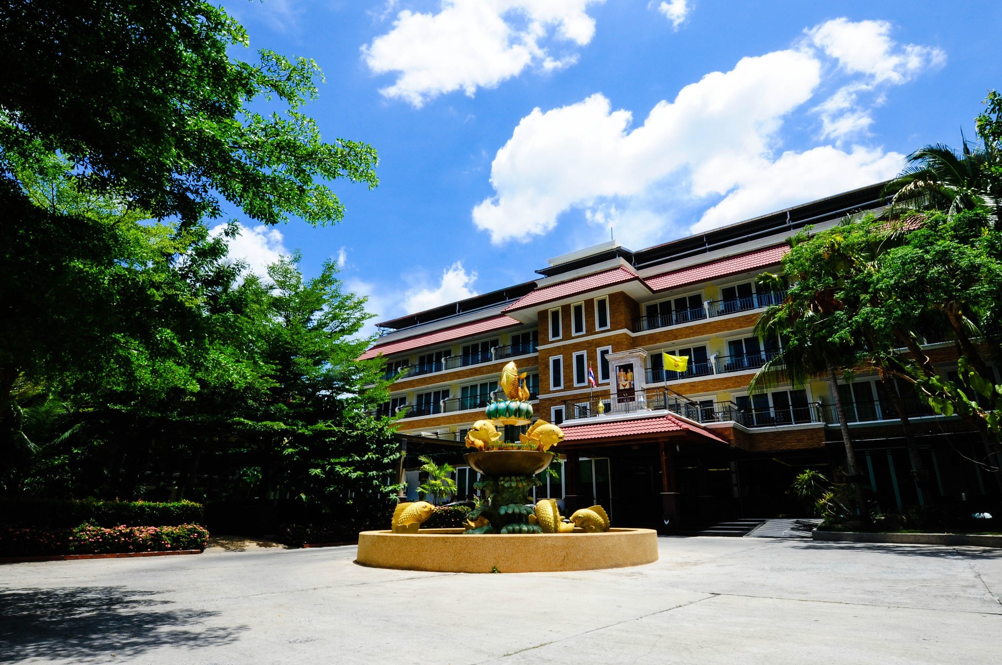 R-Mar Resort & Spa