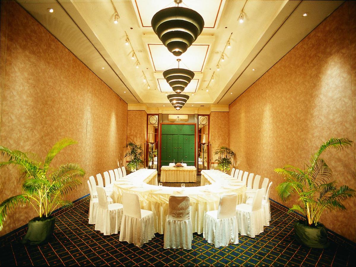 The Royal Paradise Hotel & Spa