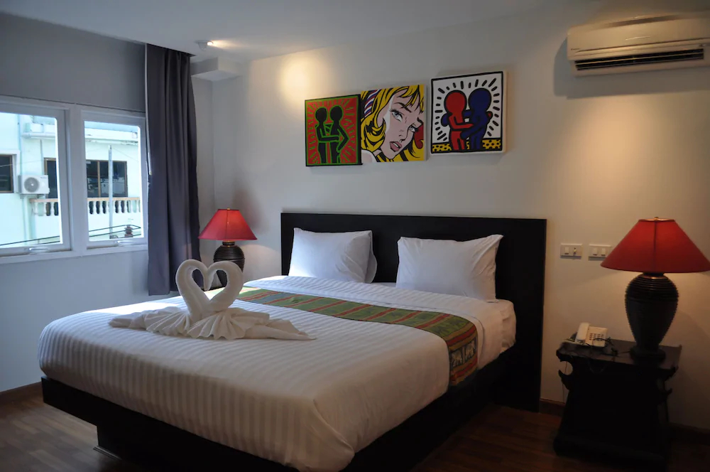 Saladee Gallery Residence