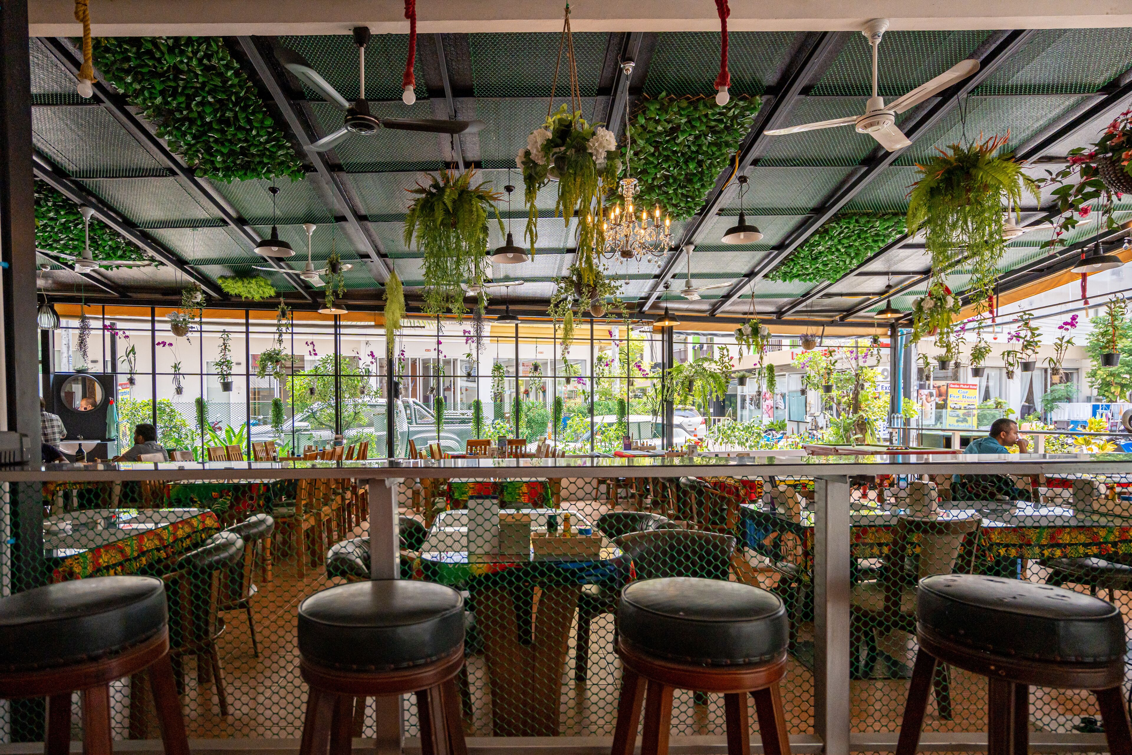 Santi White House Patong Hotel